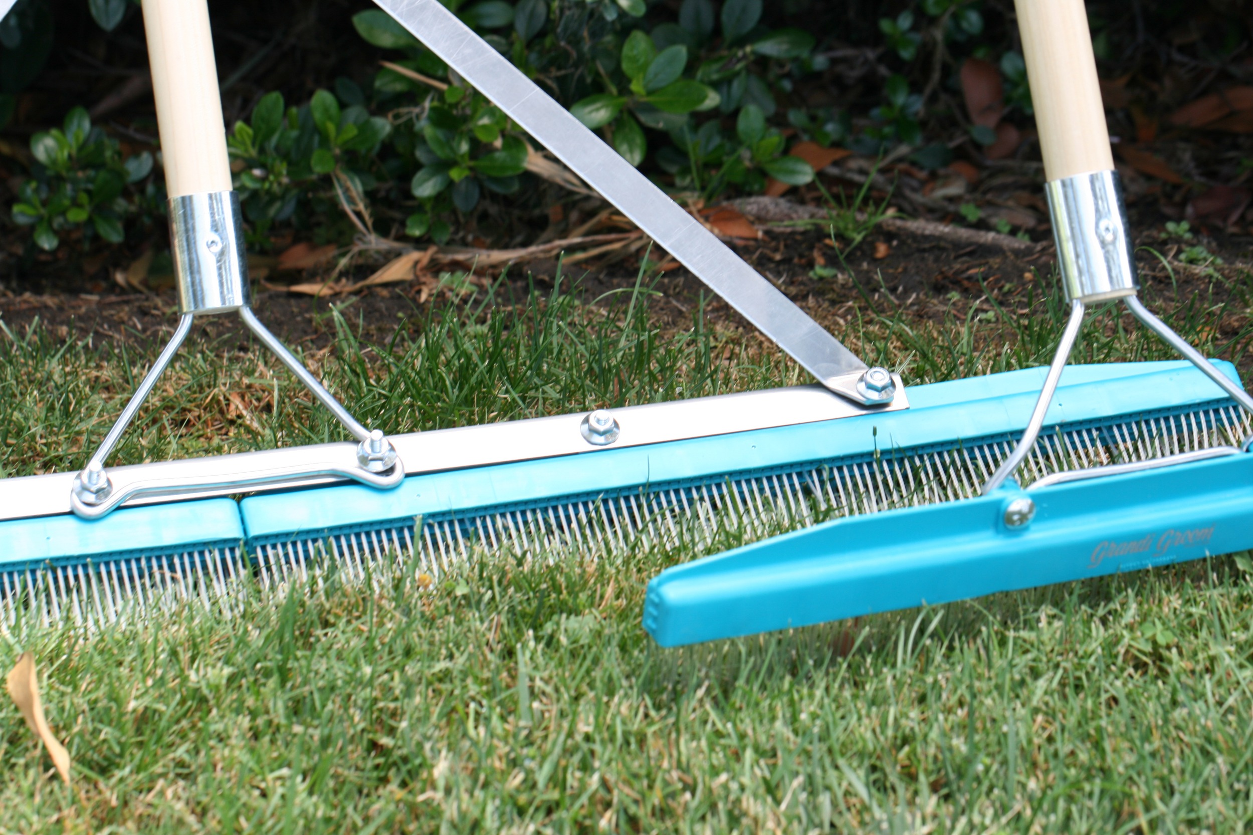 Turf Groom Artificial Grass Detroit Michigan Synthetic Grass Tools Installation Detroit