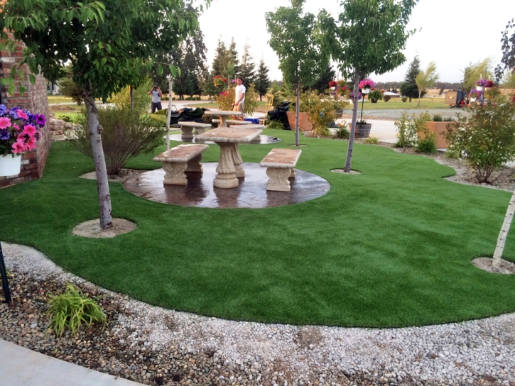 Green Lawn Lake Angelus, Michigan Gardeners, Commercial Landscape